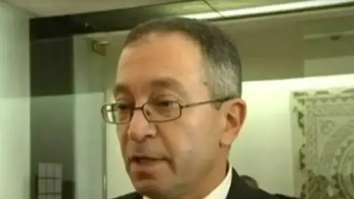 בית המשפט דן בערעורו של אברהם הירשזון בית המשפט דן בערעורו של אברהם הירשזון