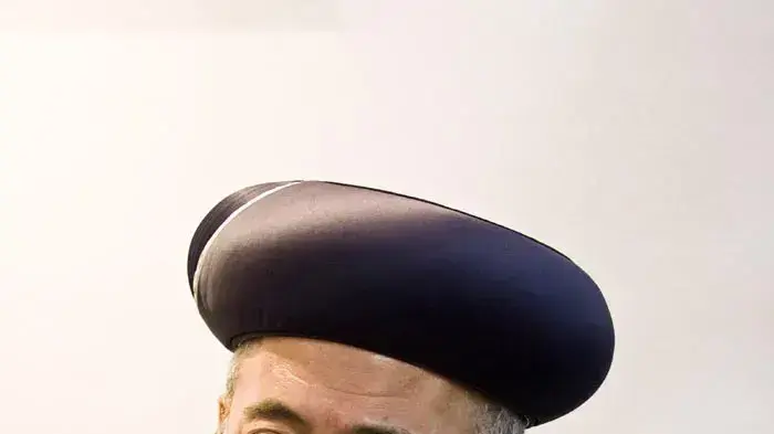 איציק שמולי, יו"ר התאחדות הסטודנטים נפגש עם הרב הראשי הספרדי לישראל, הרב שלמה עמאר, נובמבר 2010