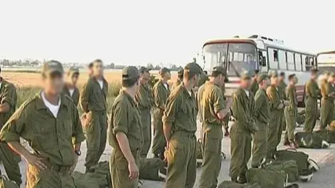חיילים במסדר
