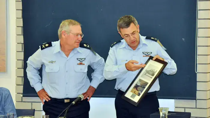 האלוף עמוס ידלין, נפרד מחיל האוויר בבסיס חצרים, נובמבר 2010