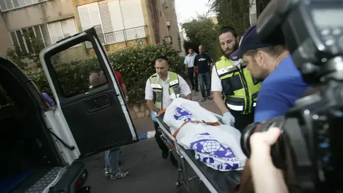גופות הילדות מרעננה מוצאות מהדירה, נובמבר 2010 גופות הילדות מרעננה מוצאות מהדירה, נובמבר 2010
