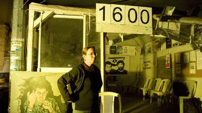 אביבה שליט באוהל המחאה לציון 1600 ימים בהם גלעד בשבי, נובמבר 2010
