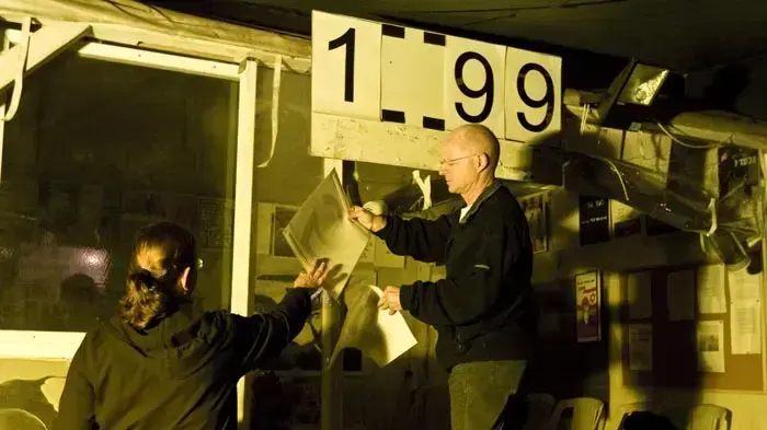נועם ואביבה שליט באוהל המחאה לציון 1600 ימים בהם גלעד בשבי, נובמבר 2010