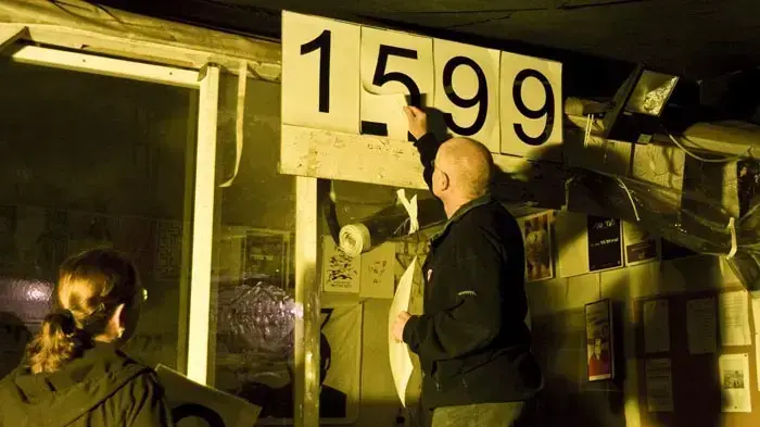 נועם שליט באוהל המחאה לציון 1600 ימים בהם גלעד בשבי, נובמבר 2010