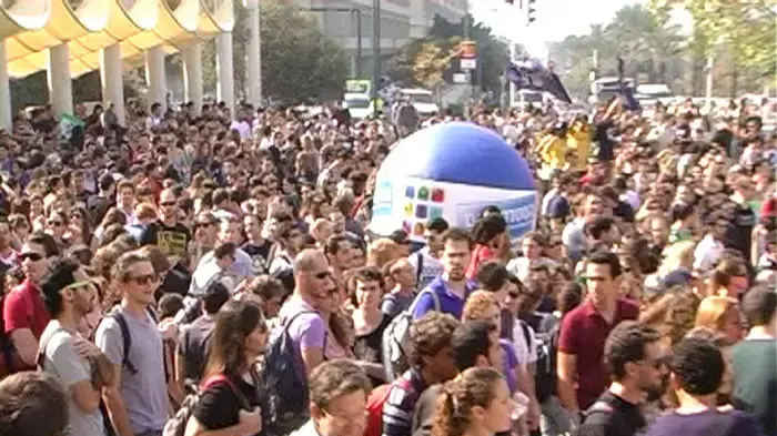 מאות סטודנטים הפגינו במחאה על חוק האברכים