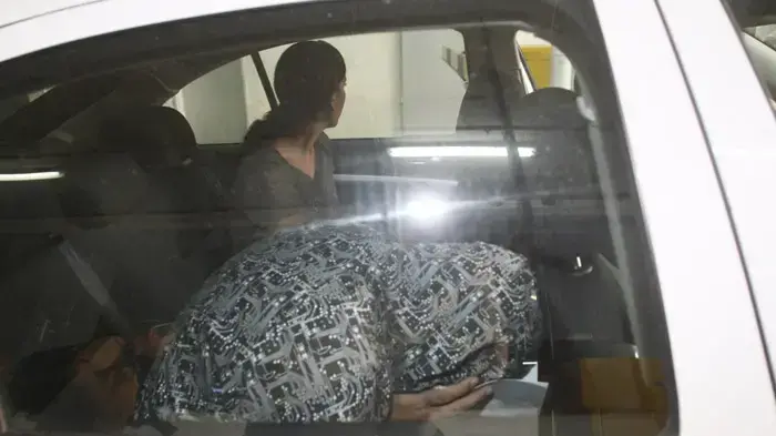 ליאור מירז, חוקר מע"מ מירושלים החשוד כי העביר מידע למעורבים בפרשת קופת חולים מאוחדת מובא להארכת מעצר, נובמבר 2010 ליאור מירז, חוקר מע"מ מירושלים החשוד כי העביר מידע למעורבים בפרשת קופת חולים מאוחדת מובא להארכת מעצר, נובמבר 2010