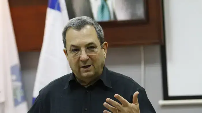 שר הביטחון אהוד ברק בביקור בבסיס תל השומר בגיוס נובמבר לגולני, נובמבר 2010