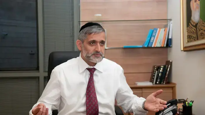 שר הפנים, אלי ישי בלשכתו בכנסת
