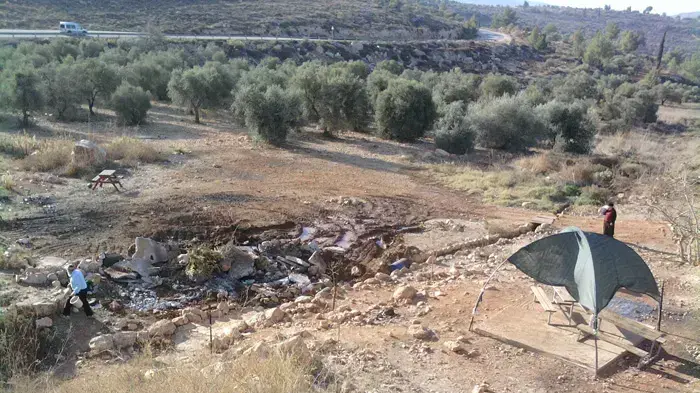 מעיין עין כפיר באלון מורה לאחר שנהרס