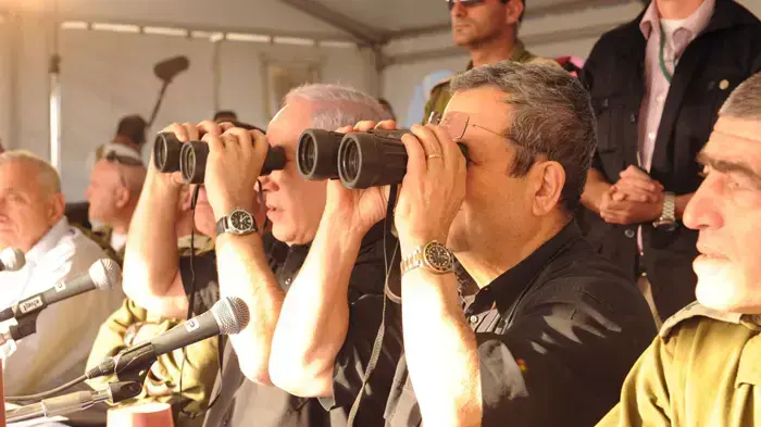 נתניהו וברק מסיירים בדרום נתניהו וברק מסיירים בדרום