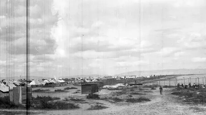 מתוך "פוטו רחל", מחנה המעצר בקראולוס בקפריסין, 1946-1949 מתוך "פוטו רחל", מחנה המעצר בקראולוס בקפריסין, 1946-1949