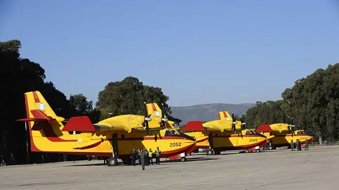 כוחות תגבור למכבי האש מגיעים מרחבי אירופה בעקבות שריפת הענק בכרמל, יום שישי, דצמבר 2010 כוחות תגבור למכבי האש מגיעים מרחבי אירופה בעקבות שריפת הענק בכרמל, יום שישי, דצמבר 2010
