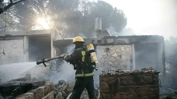 ניסיונות כיבוי השריפה בעין הוד, יום שבת            