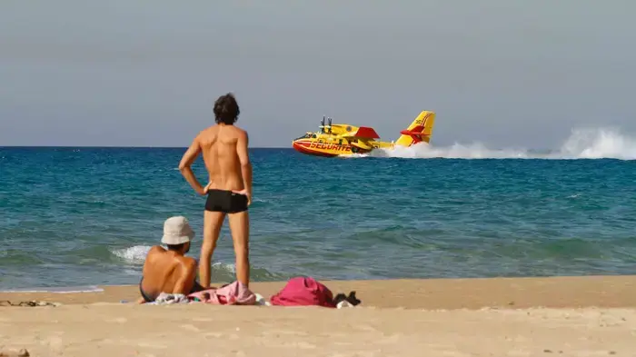 מטוסי כיבוי מרחבי העולם עוזרים בכיבוי שריפת הענק בכרמל, דצמבר 2010