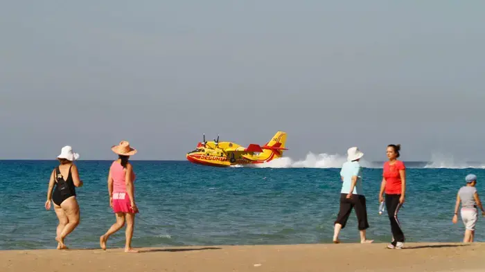 מטוסי כיבוי מרחבי העולם עוזרים בכיבוי שריפת הענק בכרמל, דצמבר 2010