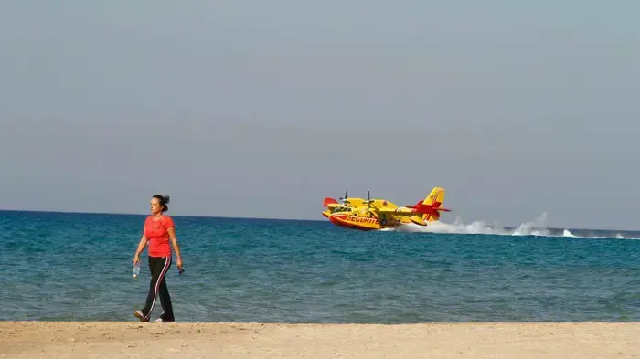 מטוסי כיבוי מרחבי העולם עוזרים בכיבוי שריפת הענק בכרמל, דצמבר 2010