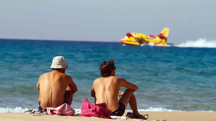 מטוסי כיבוי מרחבי העולם עוזרים בכיבוי שריפת הענק בכרמל, דצמבר 2010