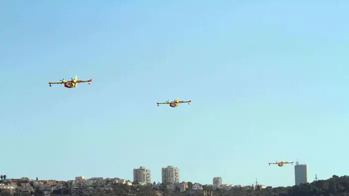 מטוסי כיבוי מרחבי העולם עוזרים בכיבוי שריפת הענק בכרמל, דצמבר 2010
