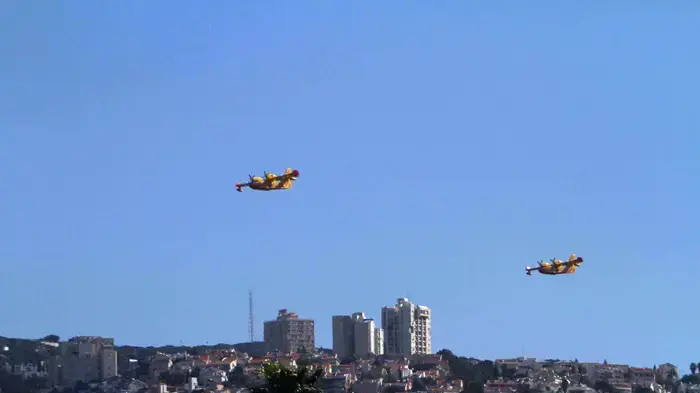 מטוסי כיבוי מרחבי העולם עוזרים בכיבוי שריפת הענק בכרמל, דצמבר 2010 מטוסי כיבוי מרחבי העולם עוזרים בכיבוי שריפת הענק בכרמל, דצמבר 2010