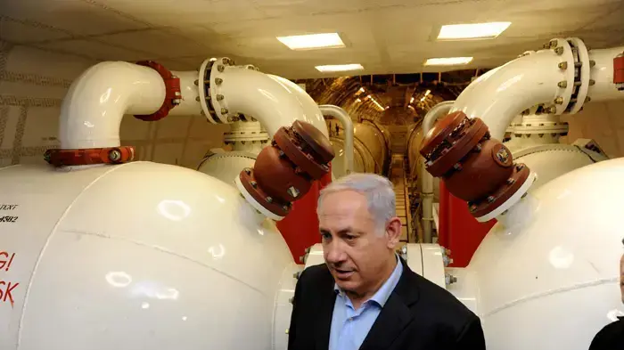 ראש הממשלה בנימין נתניהו מבקר במטוס הסופר טנקר בנתב"ג, יום ראשון ראש הממשלה בנימין נתניהו מבקר במטוס הסופר טנקר בנתב"ג, יום ראשון