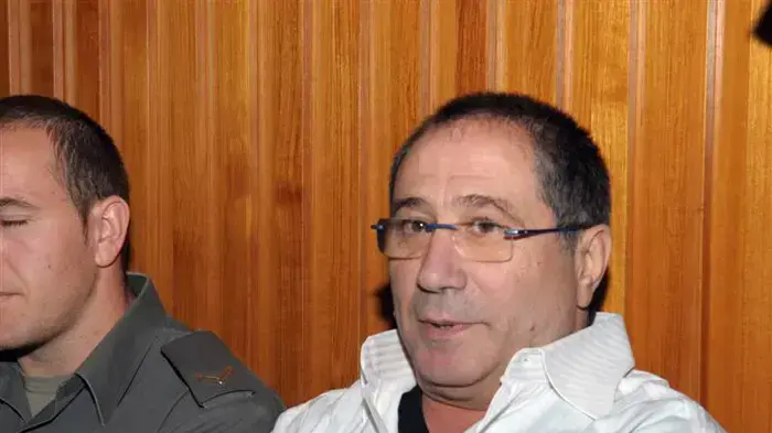 מאיר אברג'יל בהחלטת בימ"ש העליון להסגיר את האחים ארבג'יל לארה"ב, דצמבר 2010 מאיר אברג'יל בהחלטת בימ"ש העליון להסגיר את האחים ארבג'יל לארה"ב, דצמבר 2010