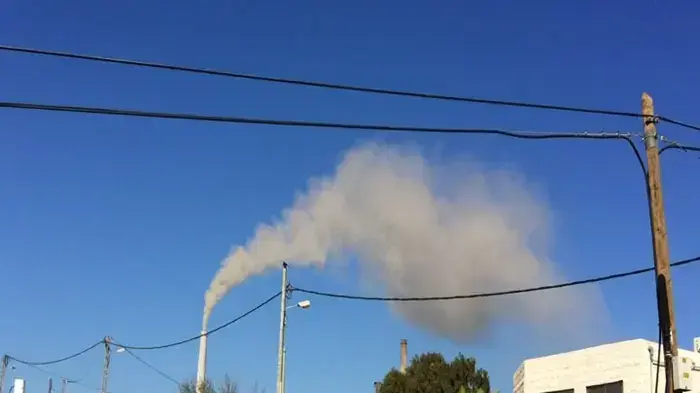 תקלה טכנית בתחנת הכוח גרמה לפליטת עשן