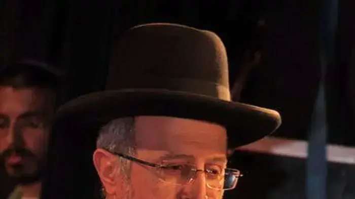 הרב אברהם יוסף, רבה הספרדי של חולון ובנו של הרב עובדיה יוסף, דצמבר 2010