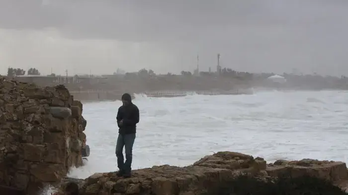 קריסת קיר במזח בקיסריה, הסופה הראשונה של החורף, דצמבר 2010           