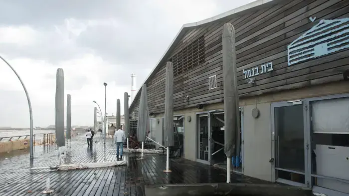 נזקי הסופה בנמל תל אביב, דצמבר 2010