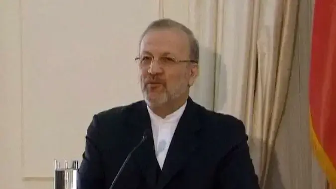 אחמדינג'ד פיטר את שר החוץ מותקי