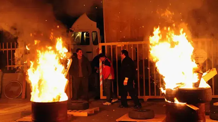 עובדי מפעל יוניוויל מתבצרים במפעל, דצמבר 2010