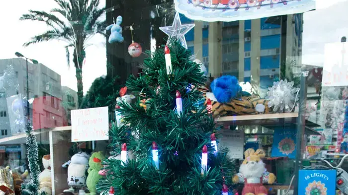 הכנות לחג המולד בתל אביב, דצמבר 2010