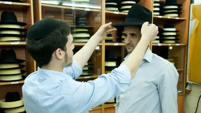 "רשת המקום הנכון", חנות אופנת עילית לגברים חרדים, כפר חב"ד "רשת המקום הנכון", חנות אופנת עילית לגברים חרדים, כפר חב"ד