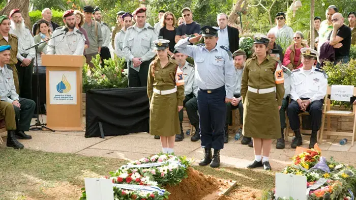 הלוויתו של האלוף לשעבר אברהם אברשה טמיר, דצמבר 2010