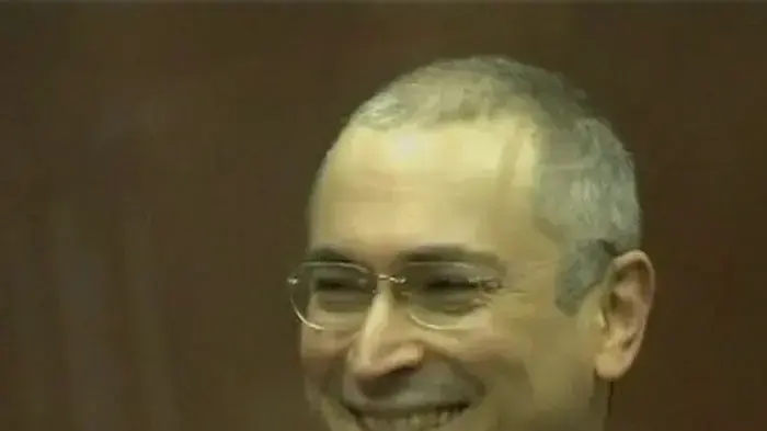 איל ההון חודורקובסקי הורשע במעילת ענק