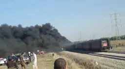 רכבת עלתה באש ליד שפיים