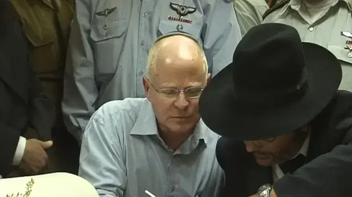 הרמטכ"ל ומשפחות השבויים השתתפו בטקס הכנסת ספר תורה