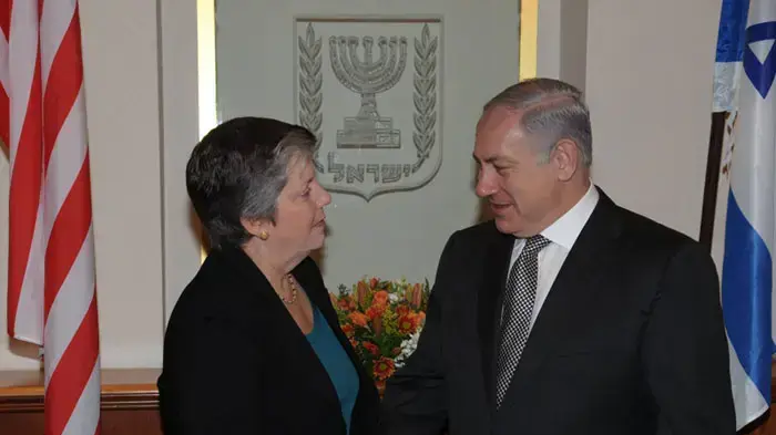 ראש הממשלה בנימין נתניהו בפגישה עם מזכירת המחלקה לביטחון המולדת בארצות הברית, ג'נט נפוליטנו, ינואר 2011
