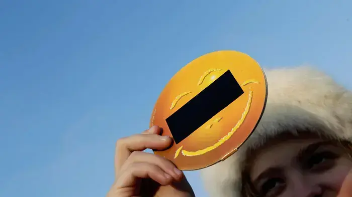צפייה בליקוי החמה בבוקרשט בירת רומניה