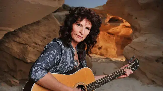 אסתר שמיר אסתר שמיר