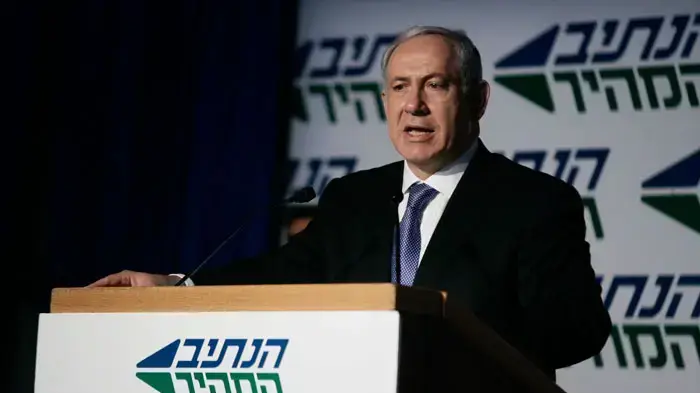 ראש הממשלה בנימין נתניהו בטקס הפתיחה לנתיב המהיר, ינואר 2011