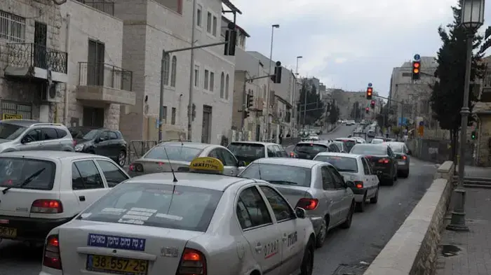 עומסי תנועה כבדים בעקבות סגירת רחוב יפו בירושלים עקב הכנת תשתית לרכבת הקלה, ינואר 2011