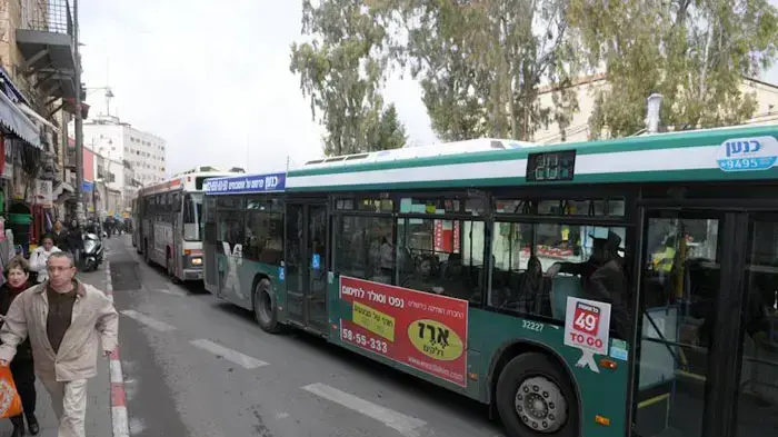 עומסי תנועה כבדים בעקבות סגירת רחוב יפו בירושלים עקב הכנת תשתית לרכבת הקלה, ינואר 2011
