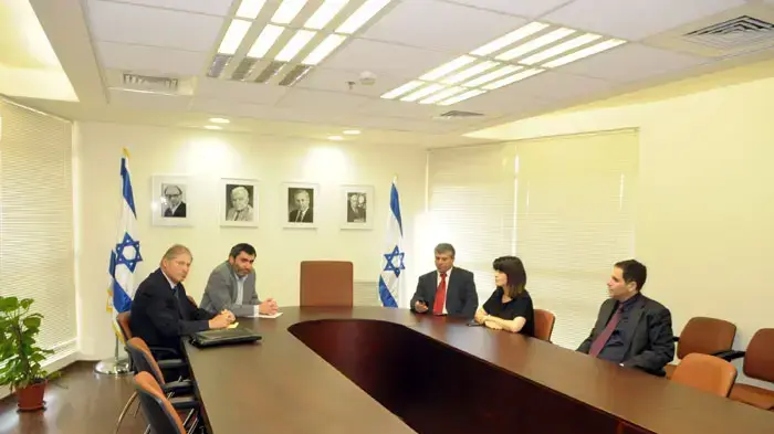 עינת וילף, שלום שמחון וזאב אלקין אחרי ההודעה על פרישתו ממפלגת העבודה, ינואר 2011