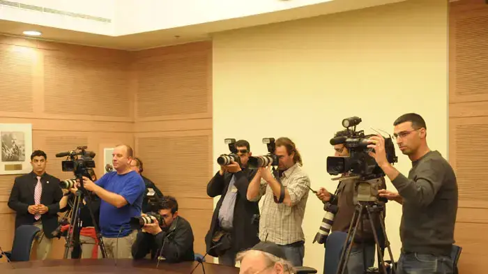 אווירה בכנסת ביום בו ברק התפטר ממפלגת העבודה ובעקבותיו התפטרו מהממשלה בנימין בן אליעזר, בוז'י הרצוג ואבישי ברוורמן, ינואר 2011
