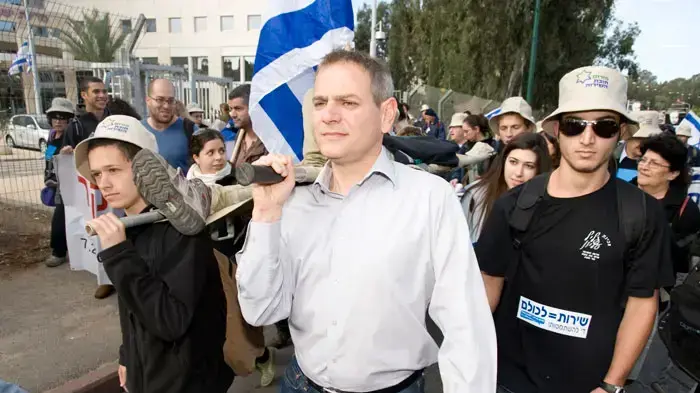 ניצן הורוביץ ביום הראשון של מסע האלונקות, צעדת מחאה כנגד ההשתמטות, ינואר 2011