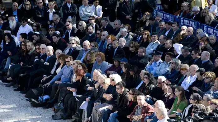 טקס ההלוויה של סוניה פרס בבית העלמין בבן שמן, ינואר 2011