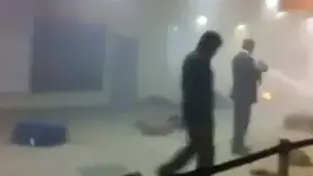 מתוך סרטון וידאו שהועלה ליוטיוב מזירת הפיגוע בשדה התעופה דומודדובו במוסקבה מתוך סרטון וידאו שהועלה ליוטיוב מזירת הפיגוע בשדה התעופה דומודדובו במוסקבה