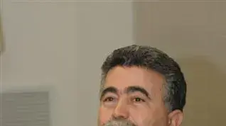עמיר פרץ, במהלך מסיבת עיתונאים בה הוכרז על מיכה חריש בתור יושב הראש הזמני של מפלגת העבודה, ינואר 2011