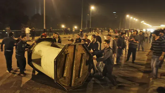 כוחות הביטחון מפזרים הפגנות אופוזיציה בקהיר
